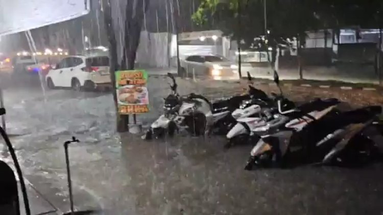 Hujan Deras , Puluhan Titik di Kota Pangkalan Bun Mengalami Banjir Dadakan