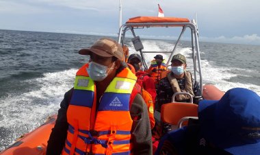 Upaya Tim Sar Gabungan Mencari ABK Cumi 2 Yang Terjatuh Di Laut Jawa